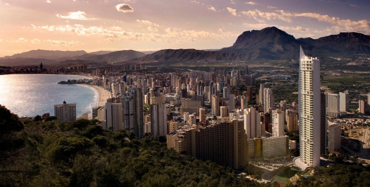 Terraza Privada Y Soleada Con Vistas Al Mar - Planta 26 Apartment